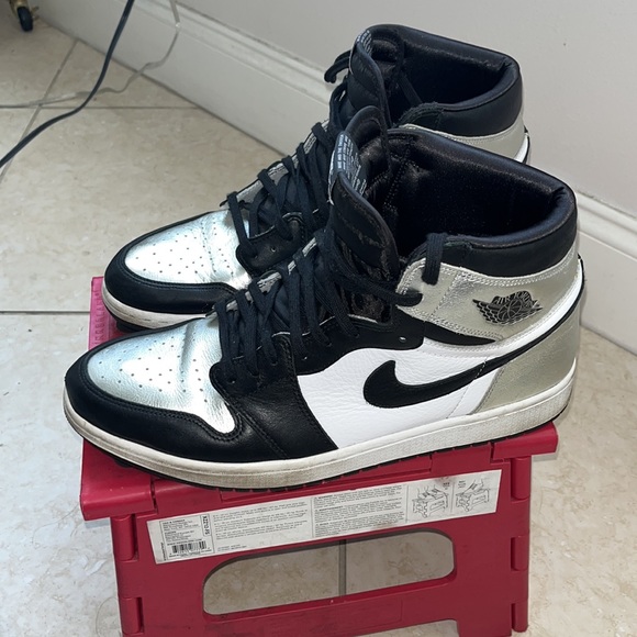 MENS/WOMENS AIR JORDAN 1 SIZE 13 “SILVER TOE” (AS IS) - Picture 3 of 7